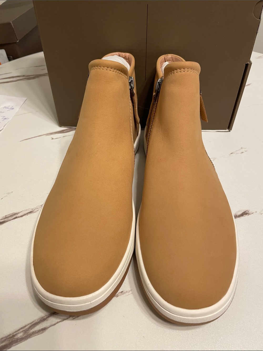 PAOLO Glen Tan Nubuck Women Booties with white Soles. New in Box Sz 9M